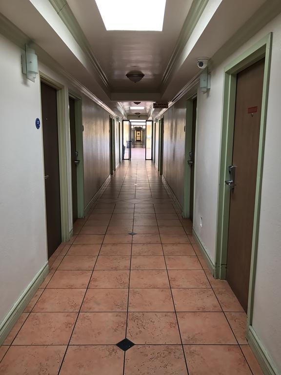לוס אנג'לס Starlight Inn Canoga Park מראה חיצוני תמונה